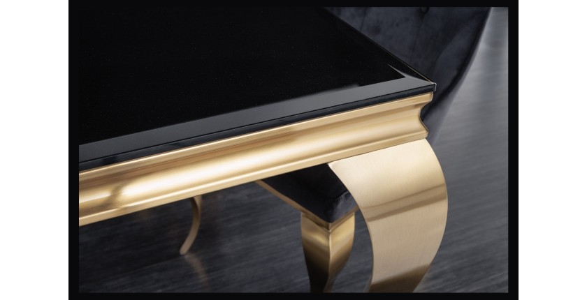 Zoom sur le coin de la table VELENA dorée 180cm