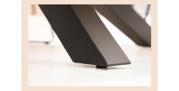 Zoom sur le pied de la table SOLARA en bois de manguier 160cm