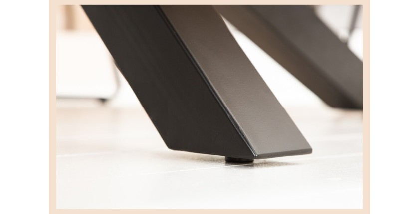 Zoom sur le pied de la table SOLARA en bois de manguier 160cm