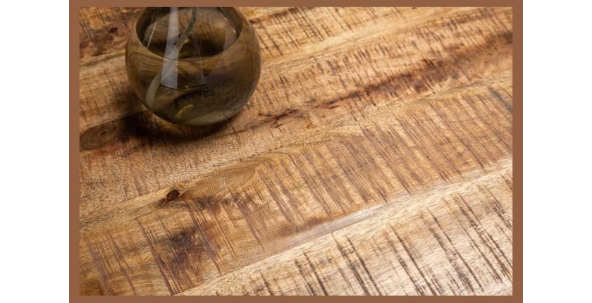 Zoom sur la texture du plateau de la table SOLARA en bois de manguier 160cm