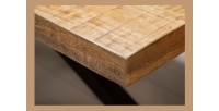 Zoom sur le coin de la table SOLARA en bois de manguier 160cm