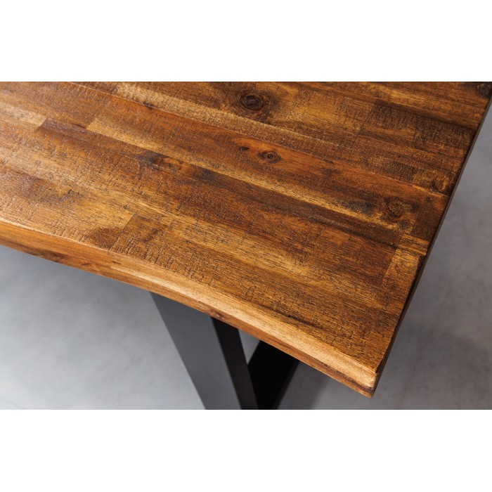 Table de salle à manger NALKO 160 cm – Plateau en bois d’acacia huilé et structure en métal noir – Style industriel et naturel
