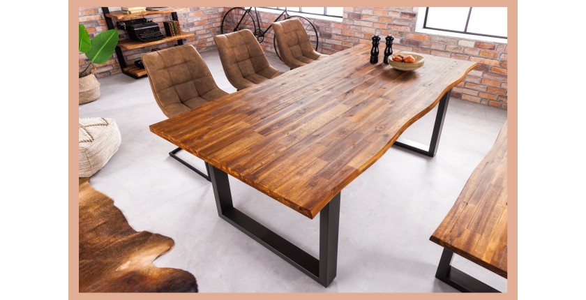 Table NALKO en bois d'acacia 160cm mise en situation