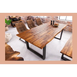 Table NALKO en bois d'acacia 160cm mise en situation