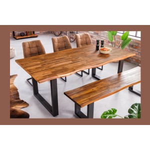 Table NALKO en bois d'acacia 200cm mise en situation