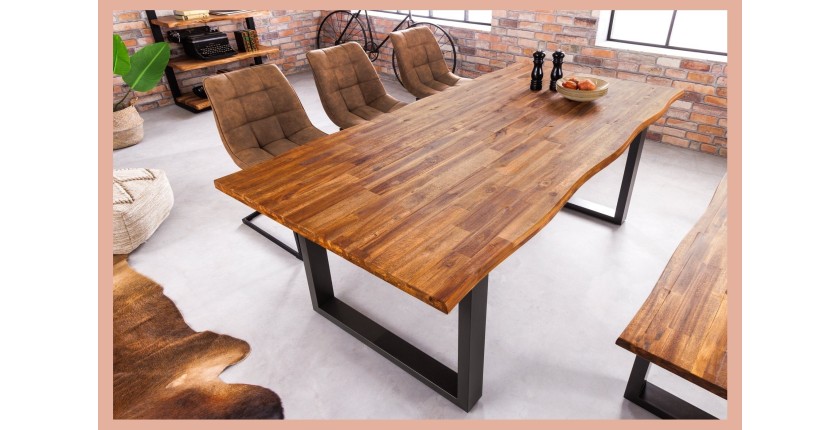 Table NALKO en bois d'acacia 200cm vu de côté