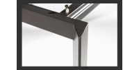 Zoom sur la structure de la table FORZA noire extensible jusqu'à 24Ocm
