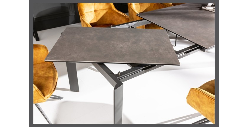 Zoom sur l'ouverture de la table FORZA noire