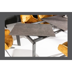 Zoom sur l'ouverture de la table FORZA noire