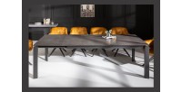 Table FORZA noire extensible jusqu'à 240cm vu de face
