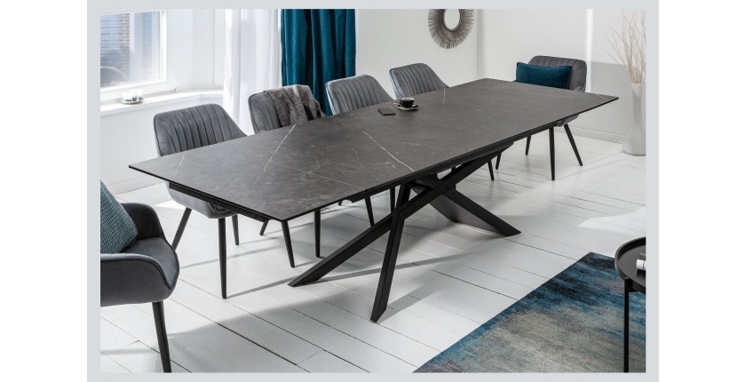 Table STELIX noire extensible jusqu'à 260cm mise en situation