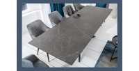 Table STELIX noire extensible jusqu'à 260cm vu rapprochée