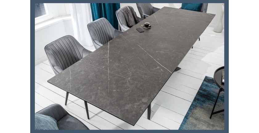 Table STELIX noire extensible jusqu'à 260cm vu rapprochée