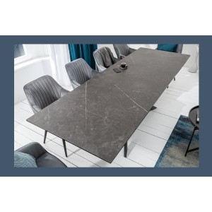 Table STELIX noire extensible jusqu'à 260cm vu rapprochée