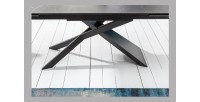 Zoom sur les pieds de la table STELIX extensible jusqu'à 260cm