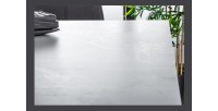 Zoom sur le plateau de la table STELIX blanche