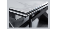 Zoom sur le coin de la table STELIX blanche
