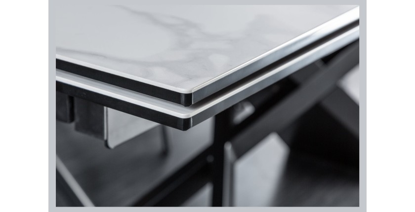 Zoom sur le coin de la table STELIX blanche