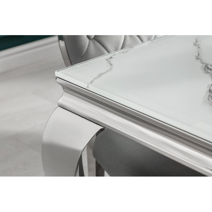 Zoom sur un coin de la table VELENA avec plateau blanc 200cm