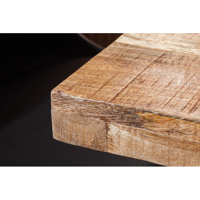 Zoom sur l'un des coins de la table LODEN en bois de manguier 120cm