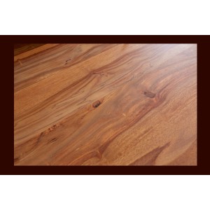 Zoom sur la texture de la table LODEN 200cm en bois de Sheesham