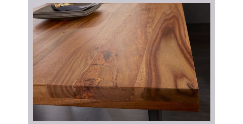 Zoom sur le coin de la table LODEN 200cm en bois de Sheesham