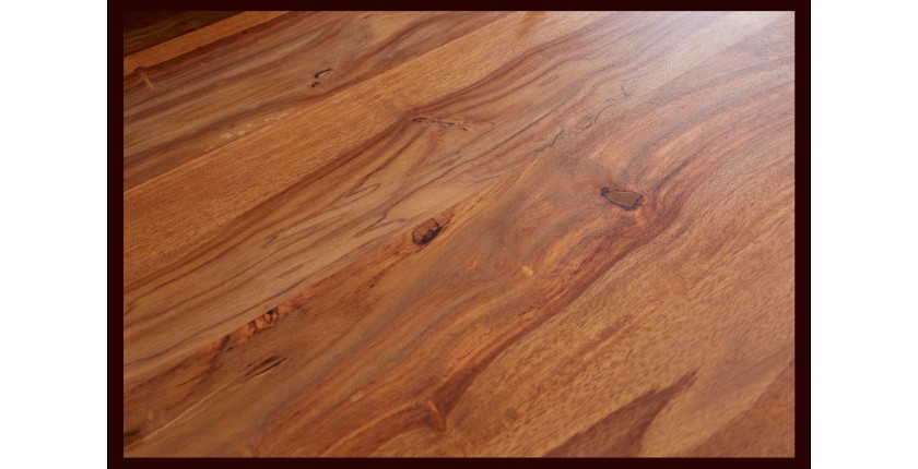 Zoom sur la texture de la table LODEN 140cm en bois de Sheesham
