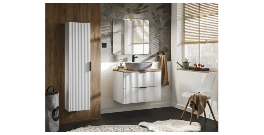 Ensemble de salle de bain NOXERA 80 cm meuble sous vasque, miroir, colonne suspendue et vasque mis en situation