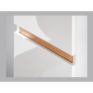 Zoom sur le placard de la colonne de rangement ASKA blanche et bois