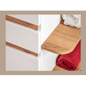 Zoom sur les étagères du meuble sous vasque ASKA blanc et bois