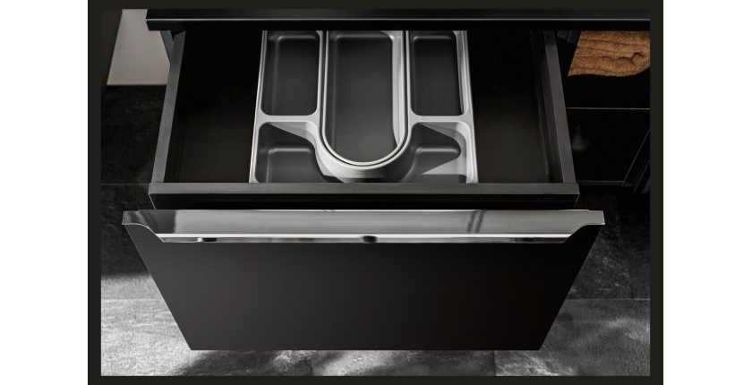 Zoom sur le meuble sous vasque 60cm noir VANTA ouvert