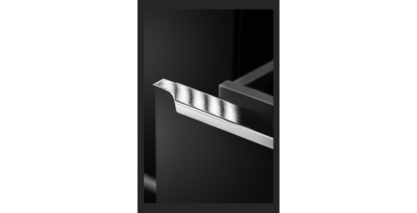 Zoom sur la poignée du meuble sous vasque noir 80cm VANTA