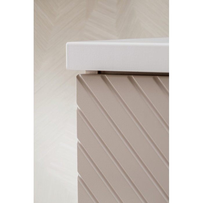 Mobile sottolavabo AOKI – 2 cassetti – Finitura beige cachemire con motivi a spina di pesce e maniglie dorate – L80 × P39 × H57 