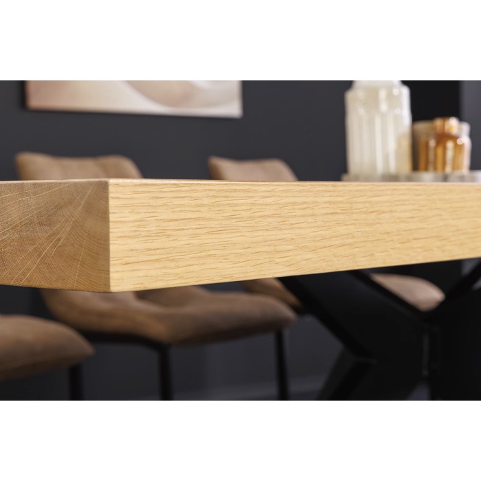 Zoom sur la tranche de la table AZMA 240cm