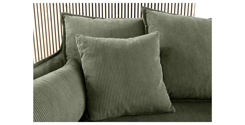Zoom sur les coussins du canapé droit KALIA en tissu côtelé vert