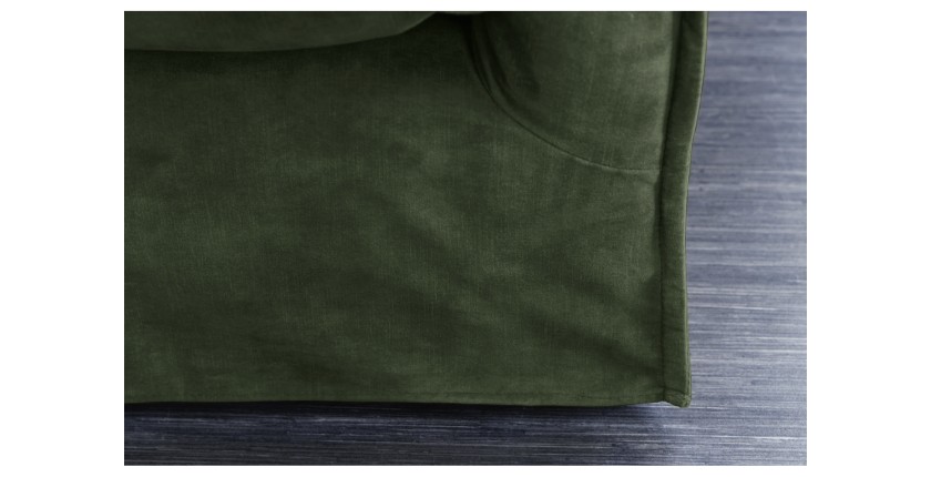 Zoom sur le bas du canapé droit KALIA en velours vert foncé