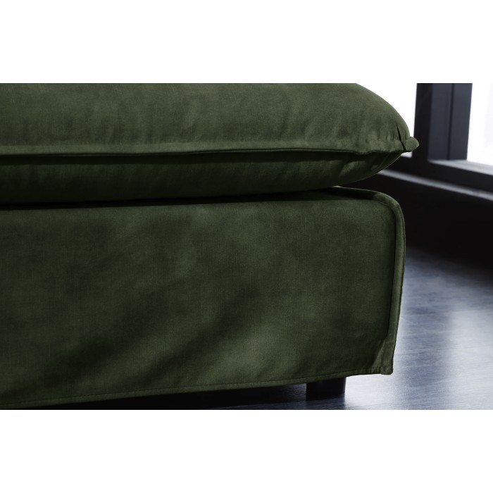Zoom sur le côté du pouf KALIA en velours vert foncé