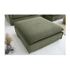 Pouf KALIA en tissu côtelé vert mis en situation