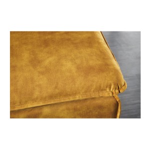 Zoom sur l'assise du pouf KALIA en velours jaune moutarde