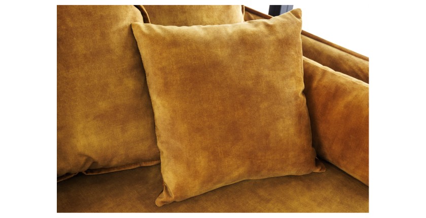 Zoom sur l'un des coussins du canapé droit KALIA en velours jaune moutarde