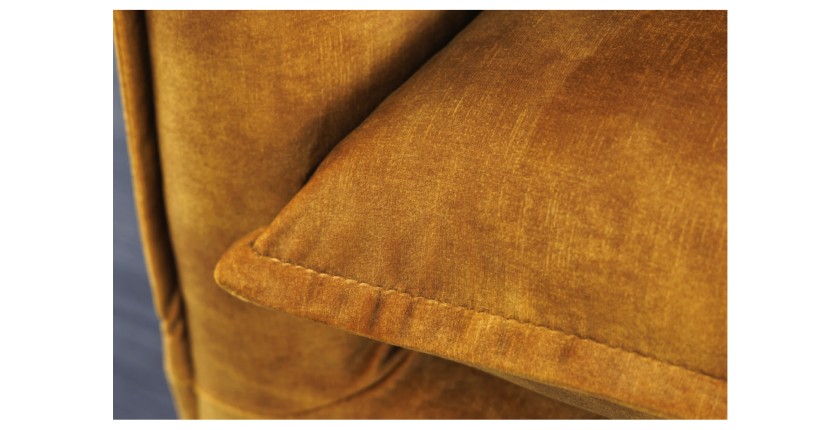 Zoom sur l'assise du canapé droit KALIA en velours jaune moutarde