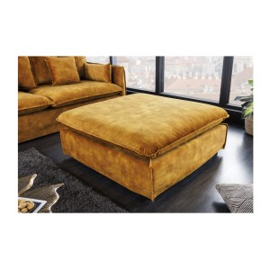 Pouf KALIA en velours jaune moutarde vu de loin