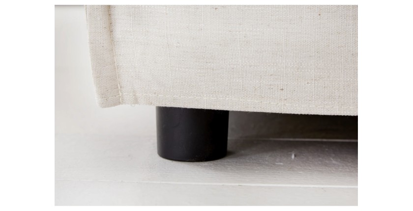 Zoom sur l'un des pieds du pouf KALIA blanc