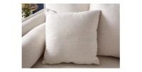 Zoom sur l'un des coussins du canapé droit KALIA blanc