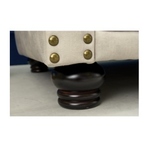 Zoom sur l'un des pieds du canapé 2 places EDGAR blanc