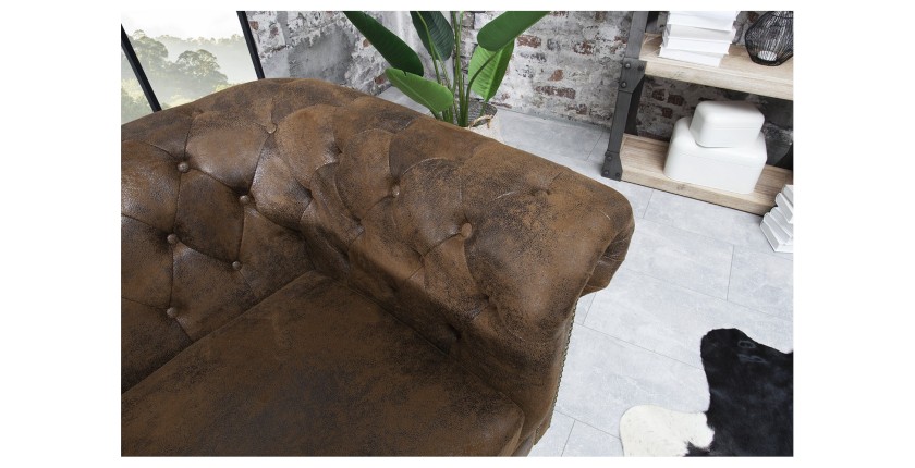 Zoom sur l'accoudoir du fauteuil EDGAR marron