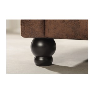 Zoom sur l'un des pieds du canapé d'angle EDGAR marron