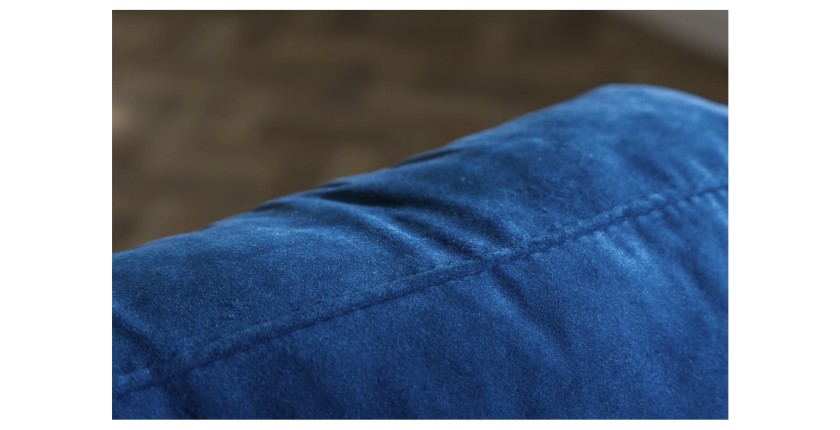 Zoom sur la tranche du canapé 3 places KOLIRI bleu