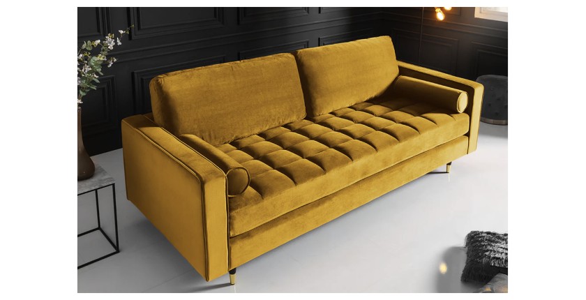 Zoom sur le canapé de la configuration du canapé et pouf KOLIRI jaune