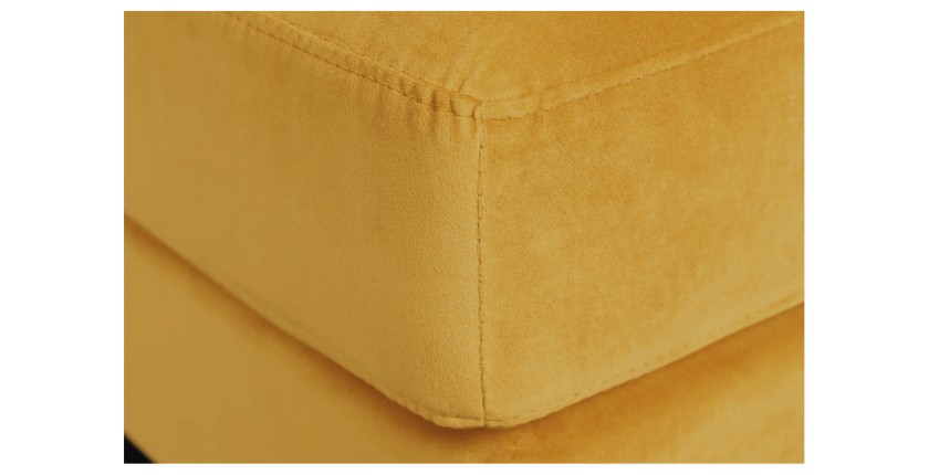 Zoom sur la tranche du pouf de la configuration du canapé et pouf KOLIRI jaune